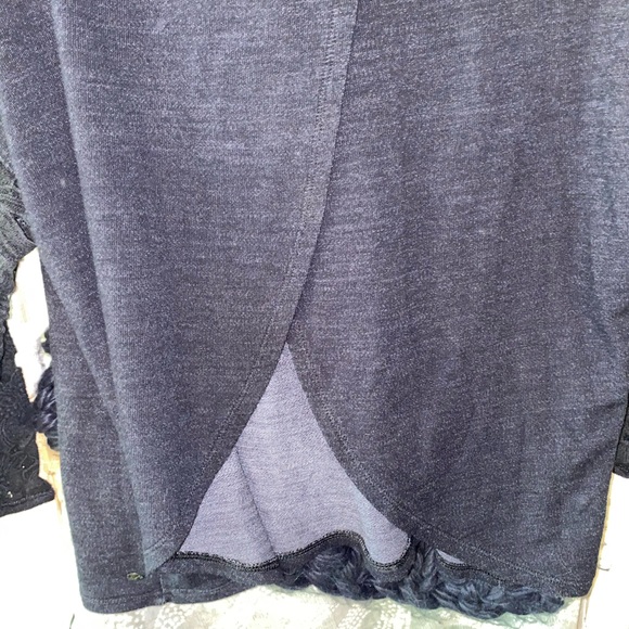 AE SHIRT - Picture 3 of 4